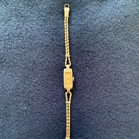 Bulova Jewelry - Bulova wonen’s antique silver watch w jewel detail